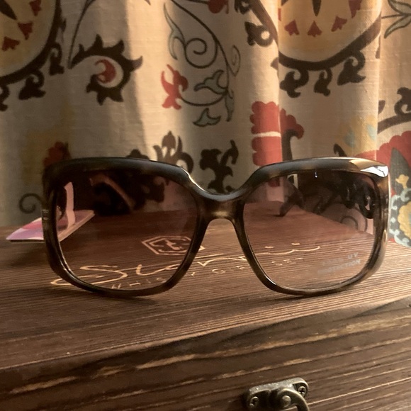 NWT Solargenic Women’s Fashion Sunglasses - Picture 1 of 3